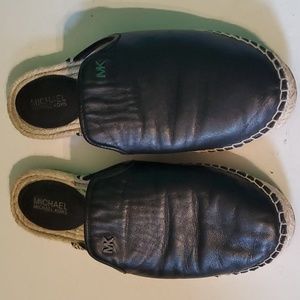 New Michael Michael Kors women's 7 leather upper slip on shoes